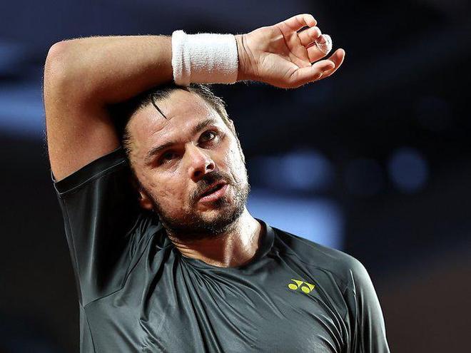 英国网球队逆转美国网球队，瓦林卡统治全场