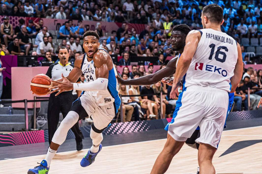 公牛碾压希腊男篮,字母哥惊艳世界 公牛碾压希腊男篮,字母哥惊艳世界