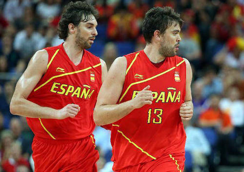 福建队轻取山东队，东契奇带队取胜