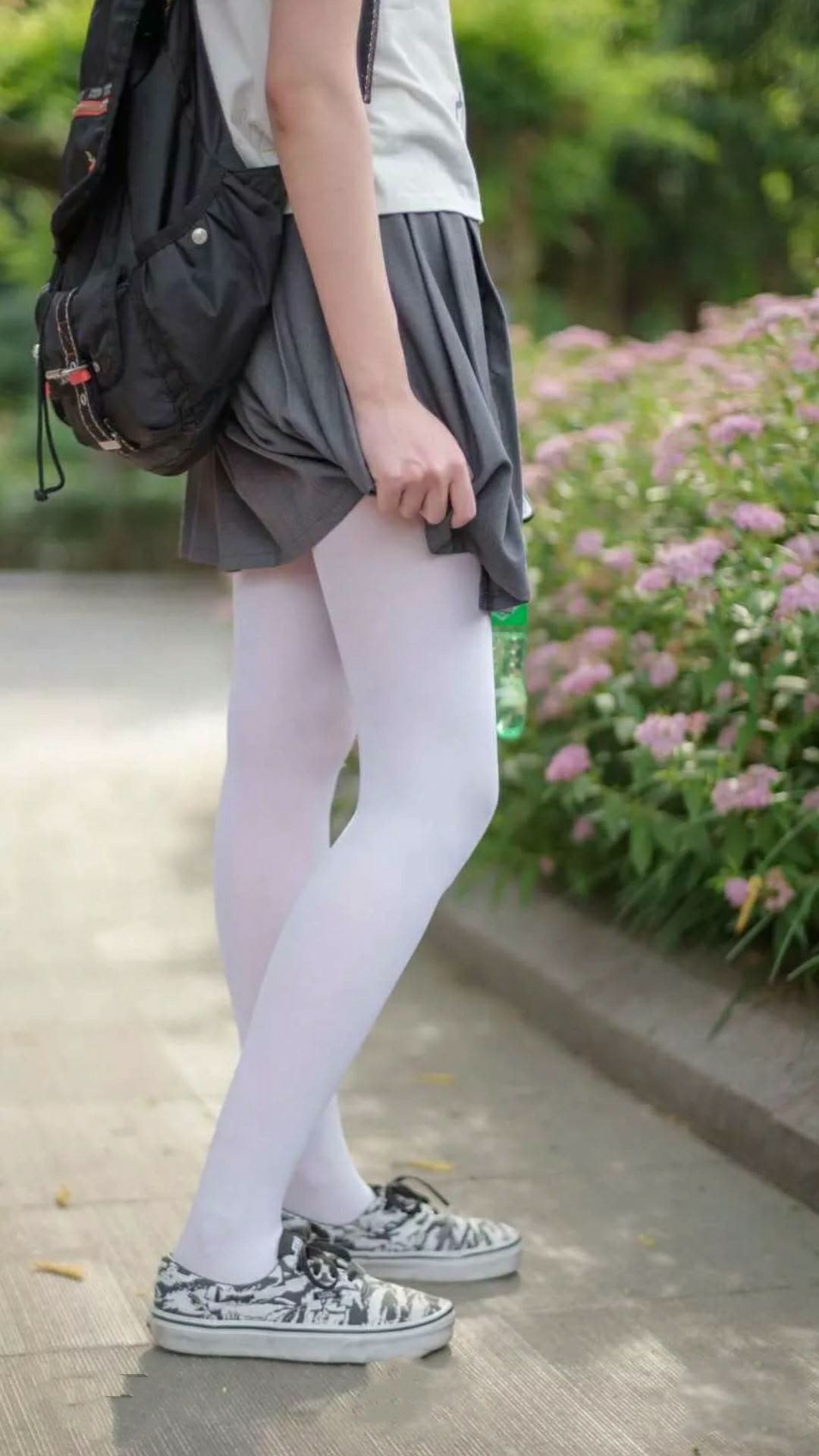 骑士窒息防守+克莱连珠炮击溃雄鹿,当水花在克利夫兰绽放